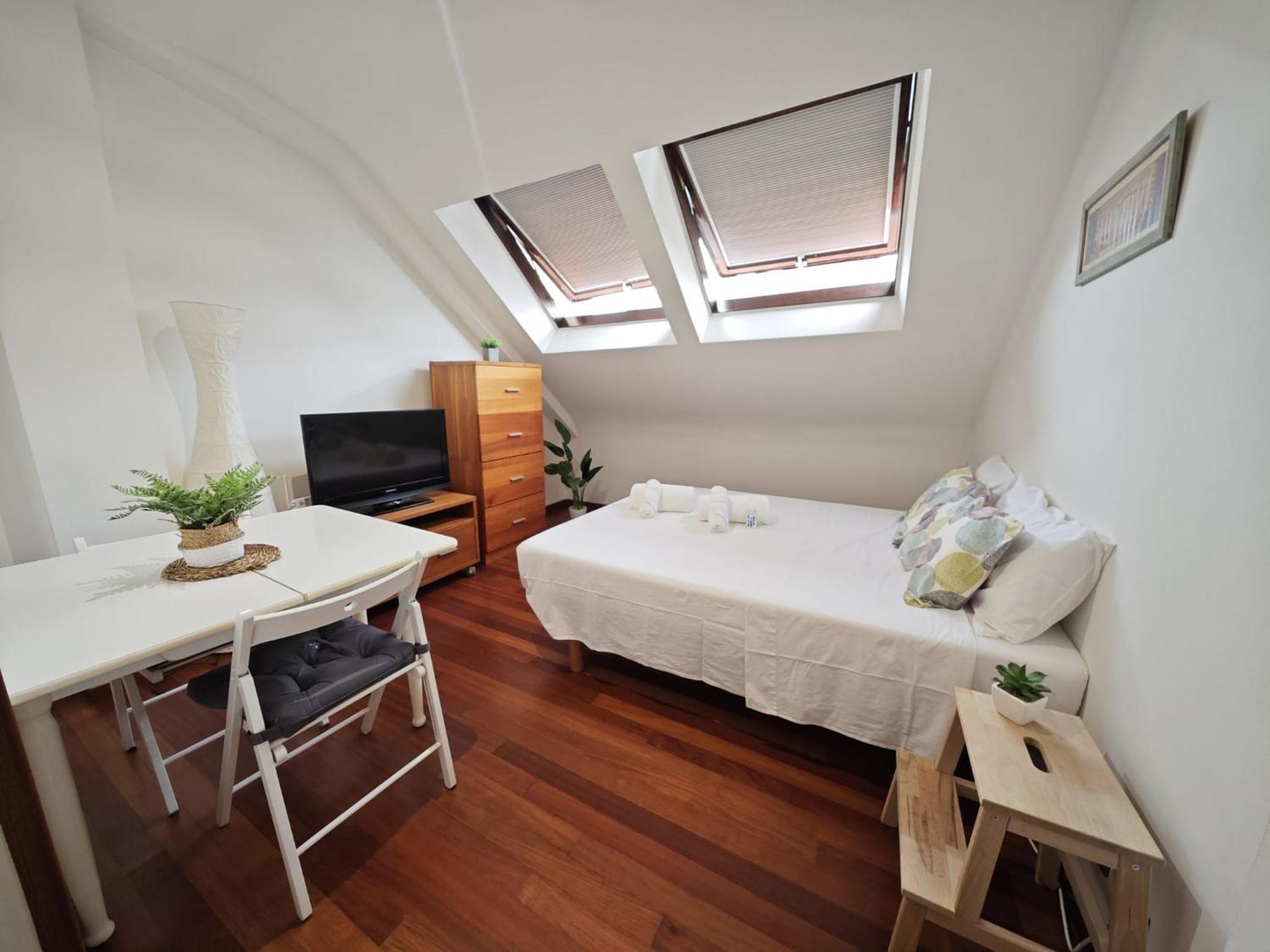 Atico Estudio Centro Vigo, Luminoso Apartment *
